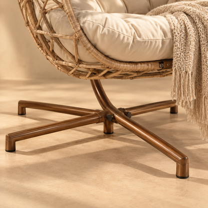 Le Nid à Deux base and rattan weave detail